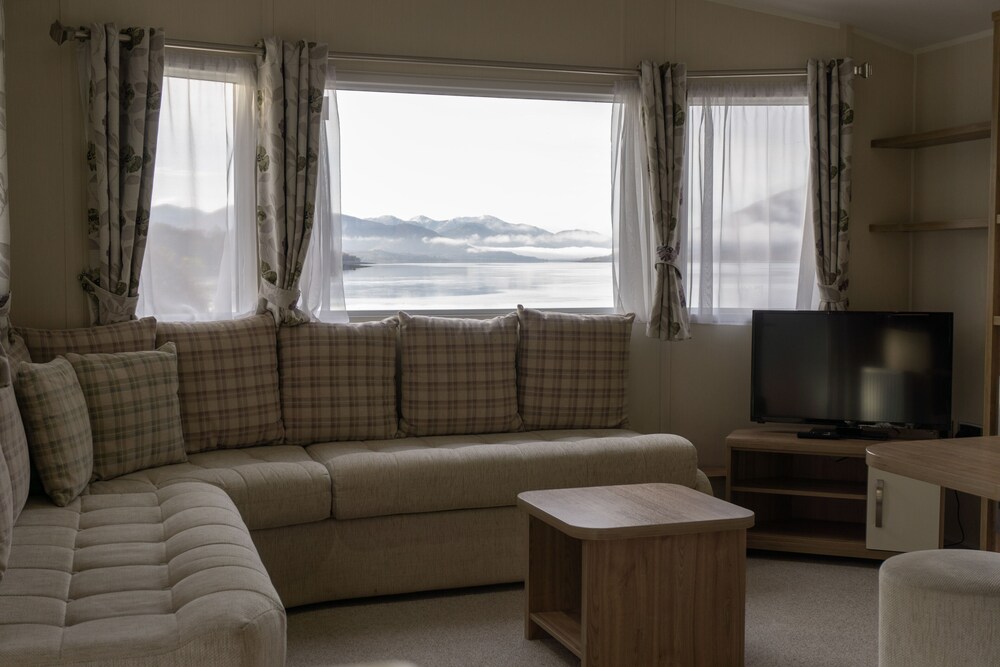 

Bari - Fort William - Linnhe Lochside Holidays