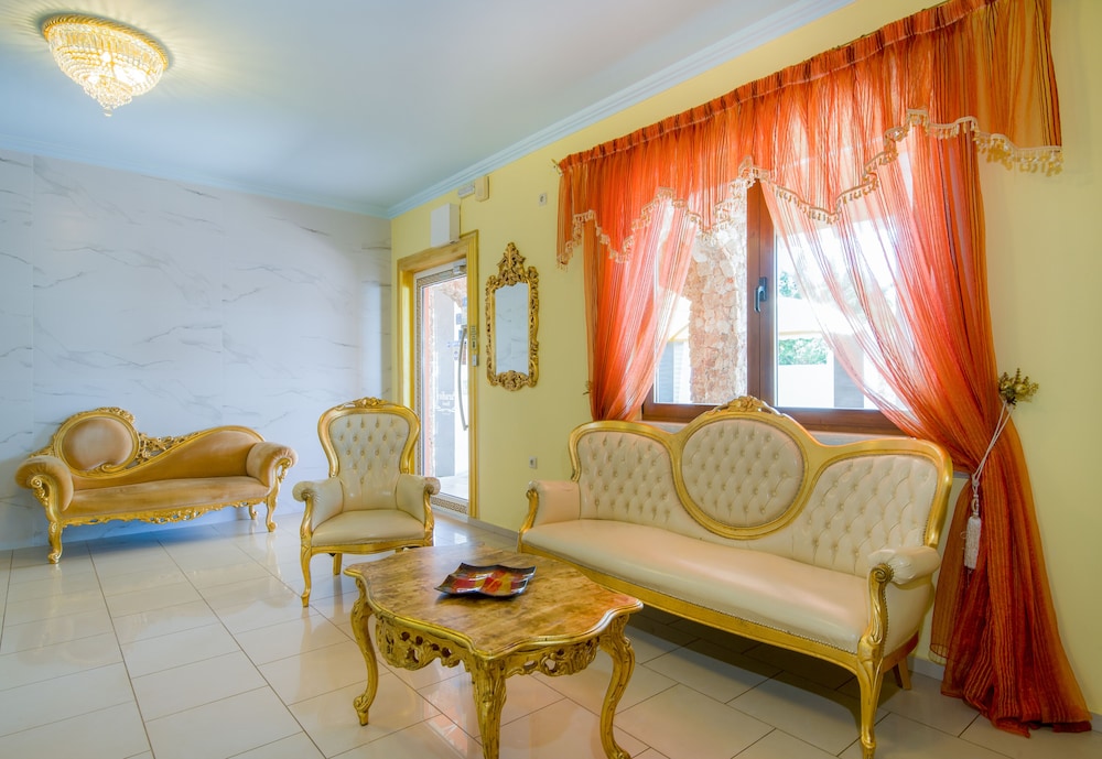 

Verona - Stavros - Paradice Hotel Luxury Suites-Near zorbas Beach-FREE Breakfast