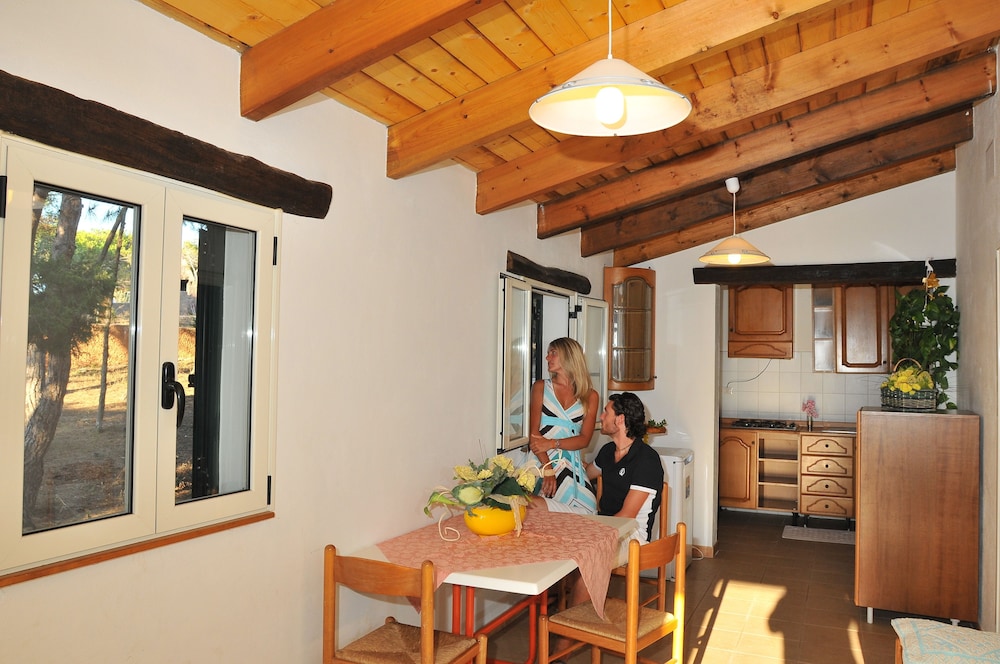 

Milano - Porto Conte - Torre del Porticciolo Camping Village Glamping