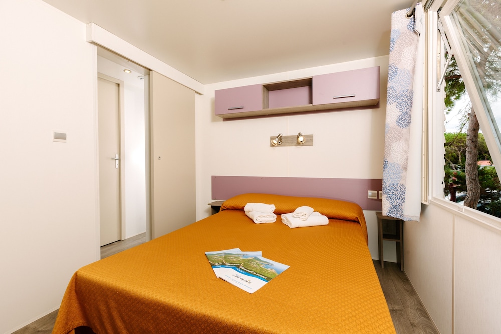 

Napoli - Porto Conte - Torre del Porticciolo Camping Village Glamping