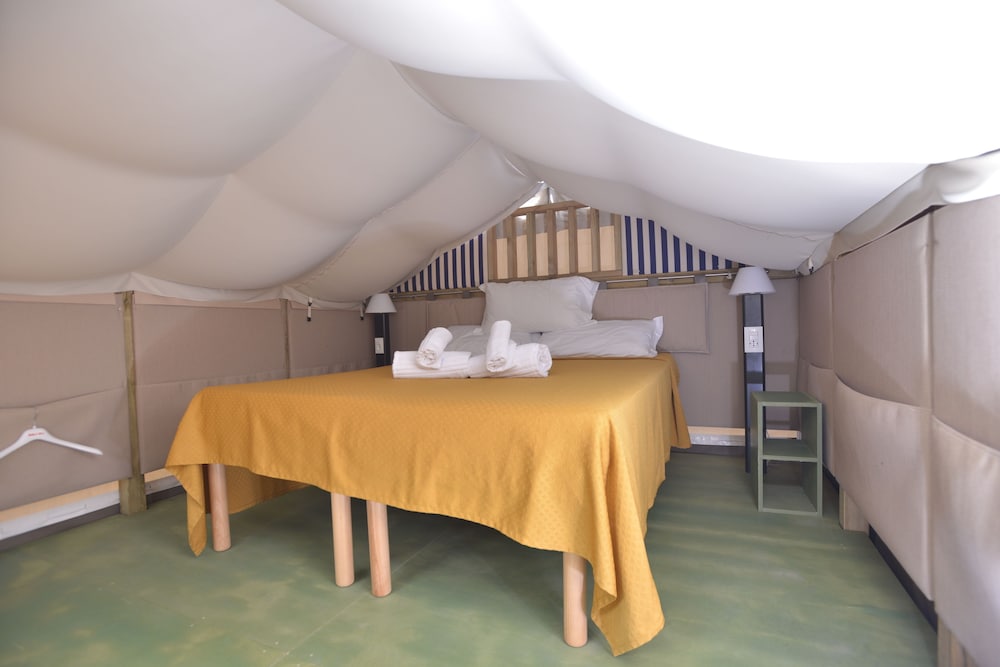 

Napoli - Porto Conte - Torre del Porticciolo Camping Village Glamping