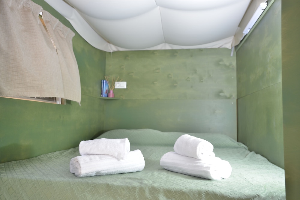 

Firenze - Porto Conte - Torre del Porticciolo Camping Village Glamping