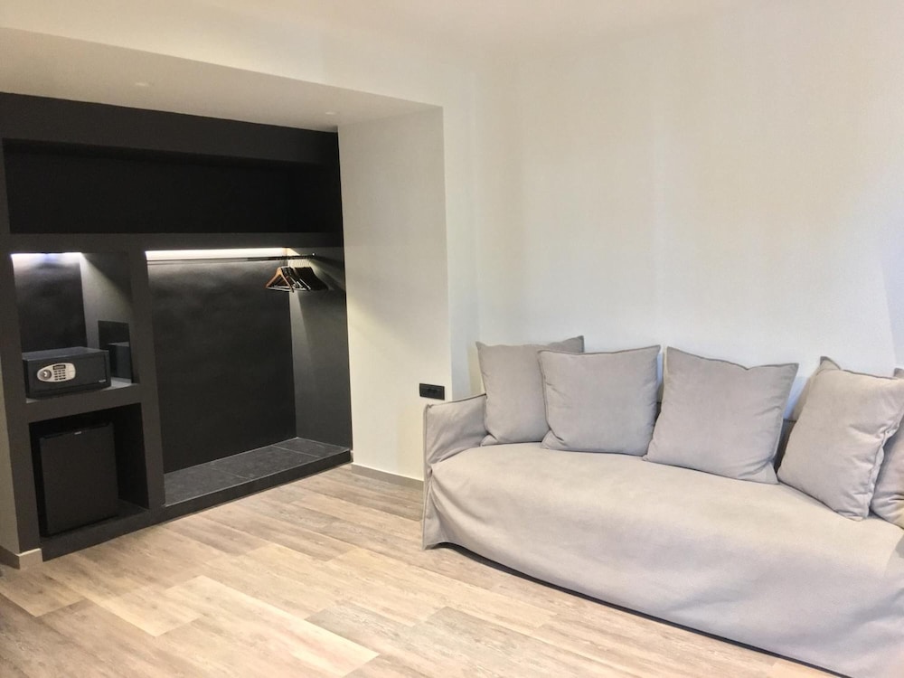 

Bologna - Vouliagmeni - Athens Coast Hotel