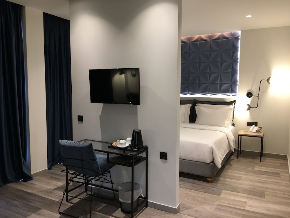 

Milano - Vari - Athens Coast Hotel