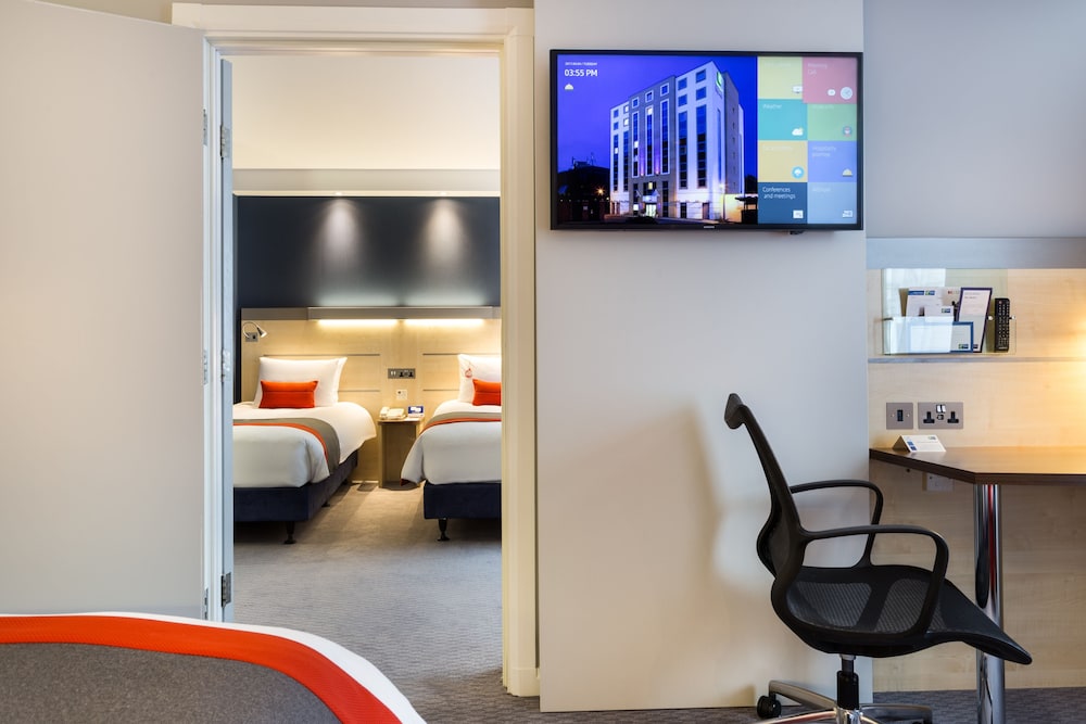 

Roma - Watford - Holiday Inn Express London - Watford Junction