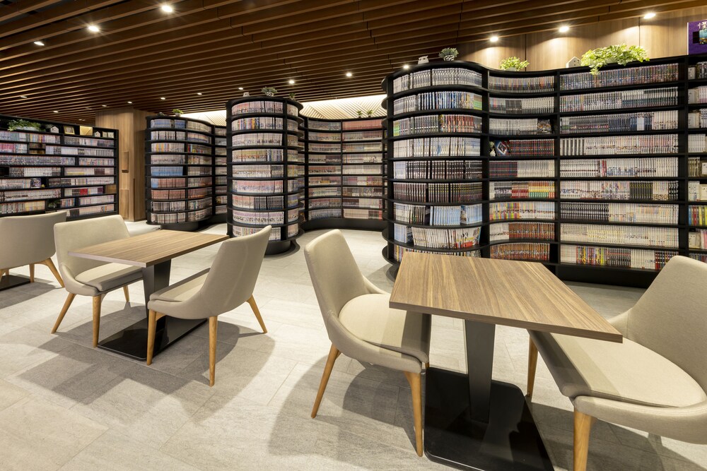 

Roma - Kyoto - TheHedistarHotel KyotoNijo Comic&Books