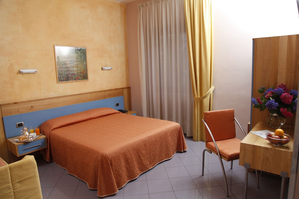 

Milano - Lettere - Hotel Diana