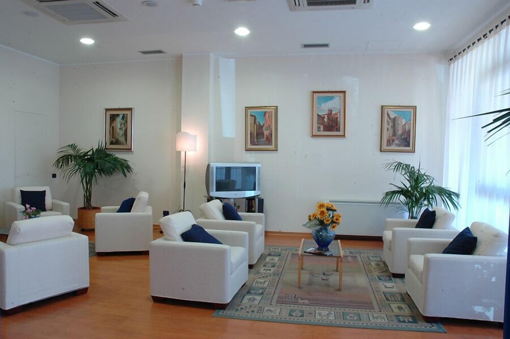 

Cagliari - Passignano sul Trasimeno - Hotel La Vela