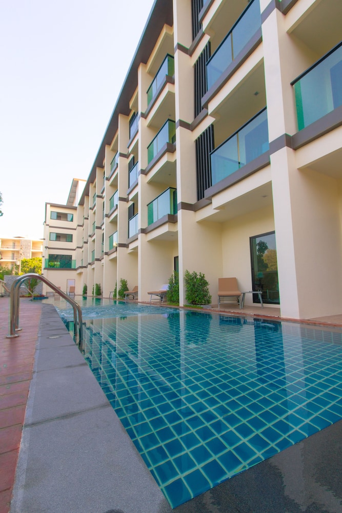

Bologna - Thalang - Airport Beach Hotel Phuket