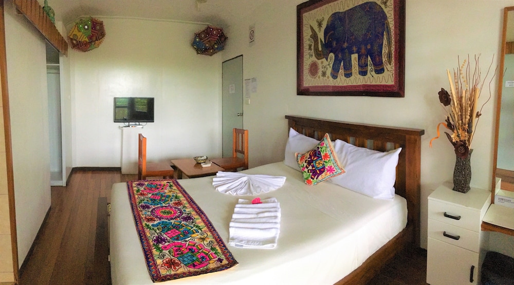 

Milano - Suva - Tagimoucia House Hotel