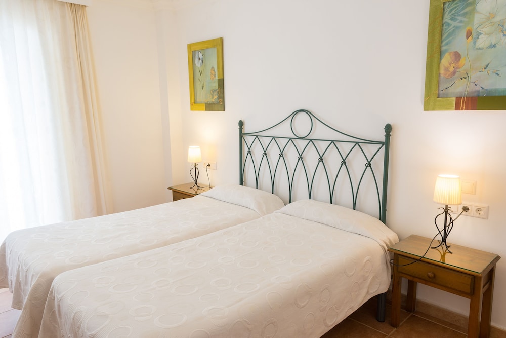 

Bologna - Cala Galdana - Hamilton Court Apartamentos