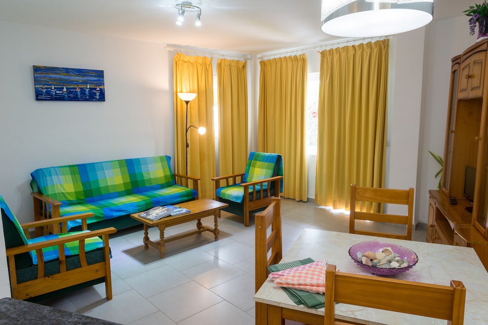 

Roma - Cala Galdana - Hamilton Court Apartamentos