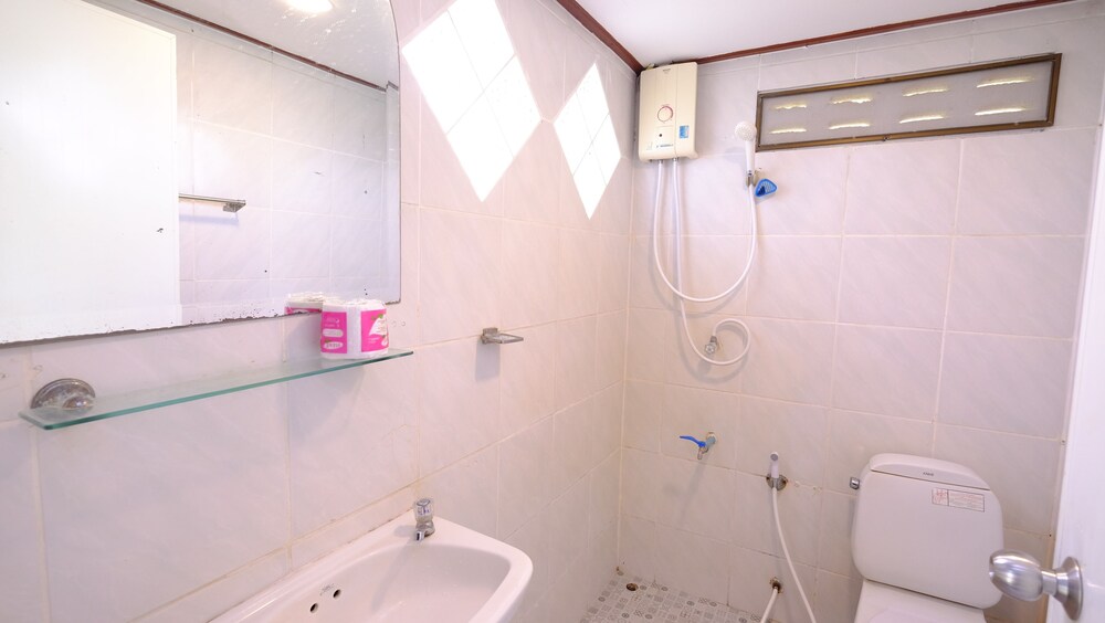 

Roma - Ban Bang Po - Koh Samui - Lolita Bungalow