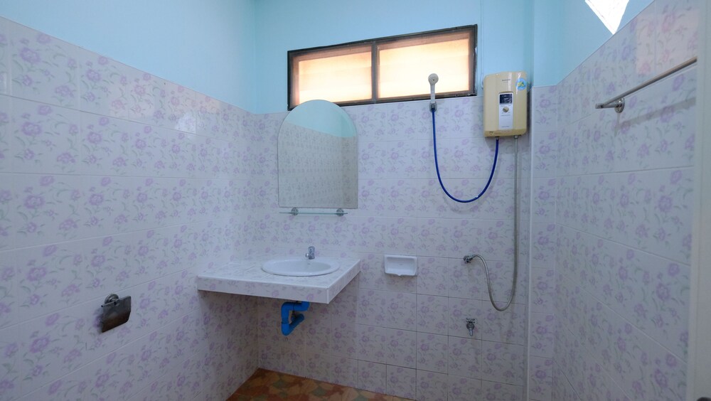 

Roma - Ban Bang Po - Koh Samui - Lolita Bungalow