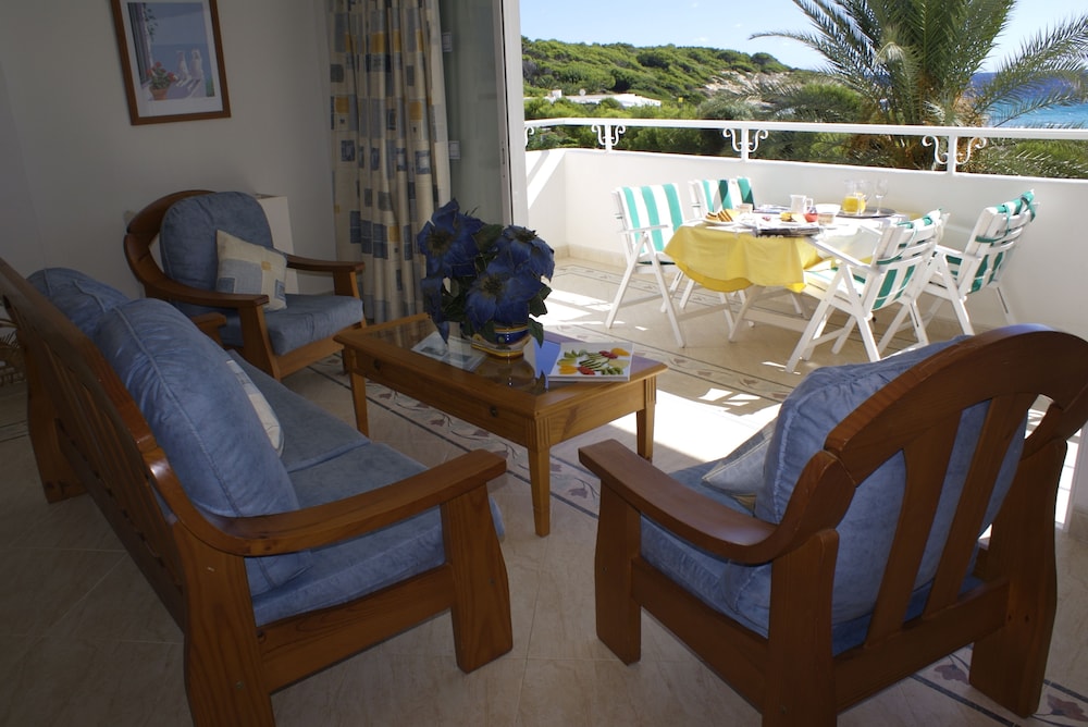 

Roma - Cala Galdana - Hamilton Court Apartamentos