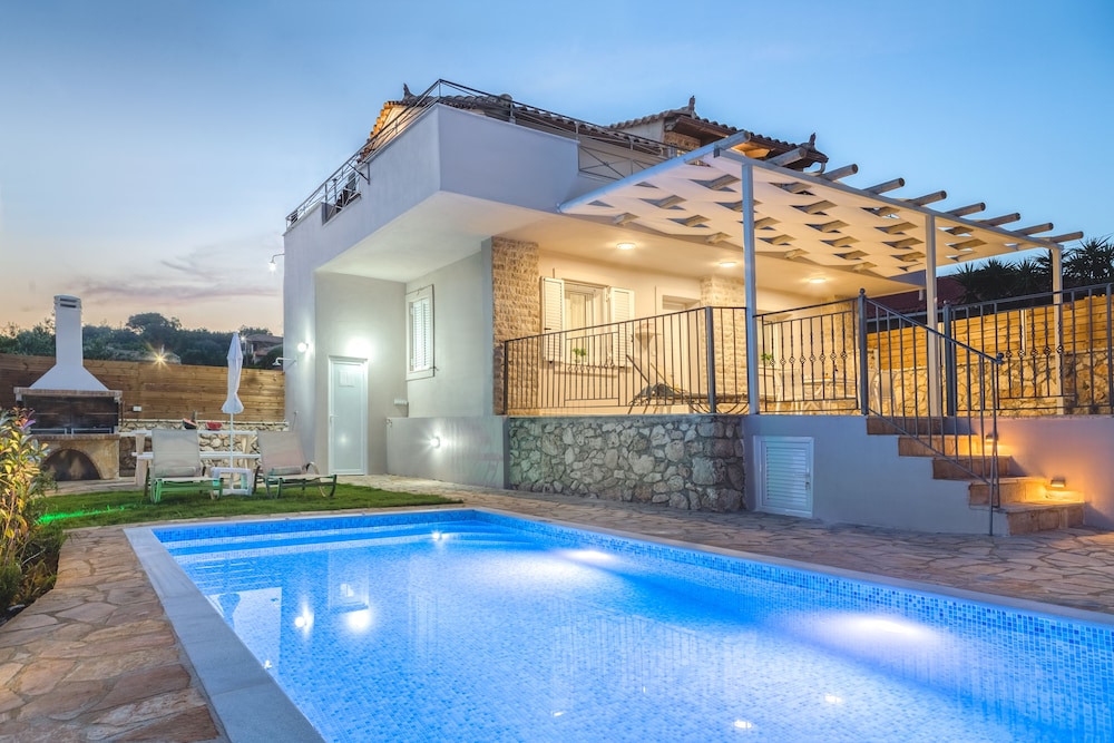 

Bari - Kampíon - Villa Provenza
