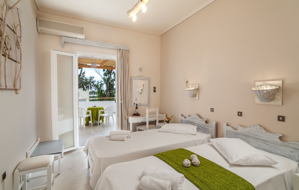 

Catania - Santorini-Akrotiri - Amaryllis Hotel