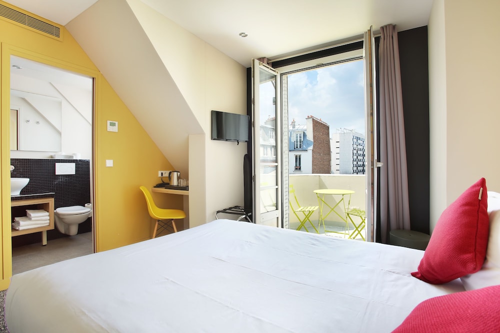 

Brindisi - Issy-les-Moulineaux - Hotel Auguste