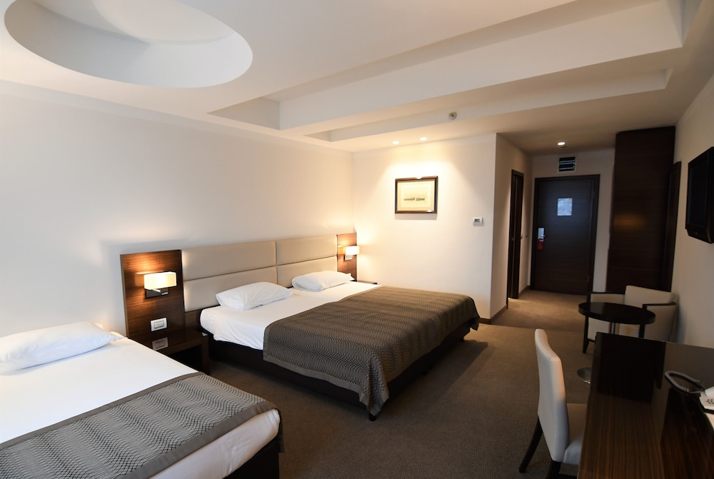 

Napoli - Zagabria - Hotel Aristos