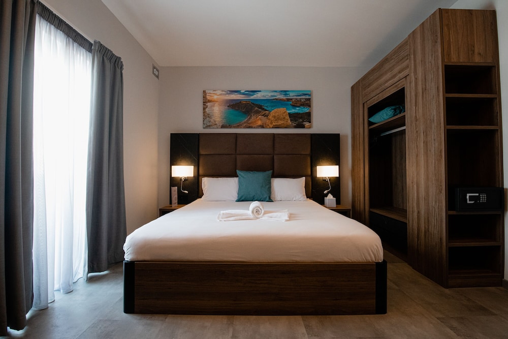 

Napoli - Kappara - Pebbles Resort