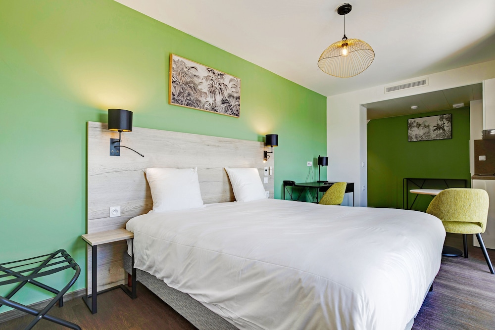 

Napoli - Paris Orly - All Suites Massy Palaiseau
