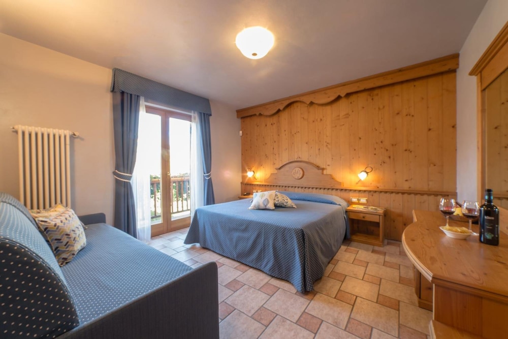 

Roma - Aosta - Hotel Lo Fleyé
