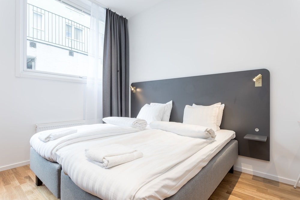 

Napoli - Solna - ApartDirect Sundbyberg