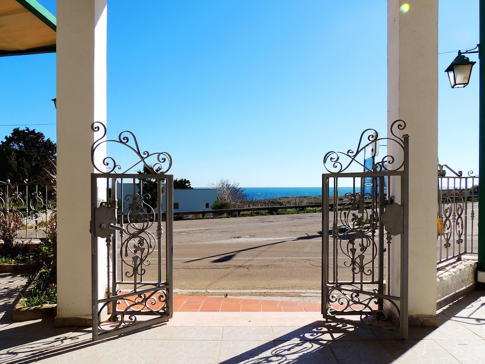 

Pisa - Santa Cesarea Terme - Hotel Porto Badisco