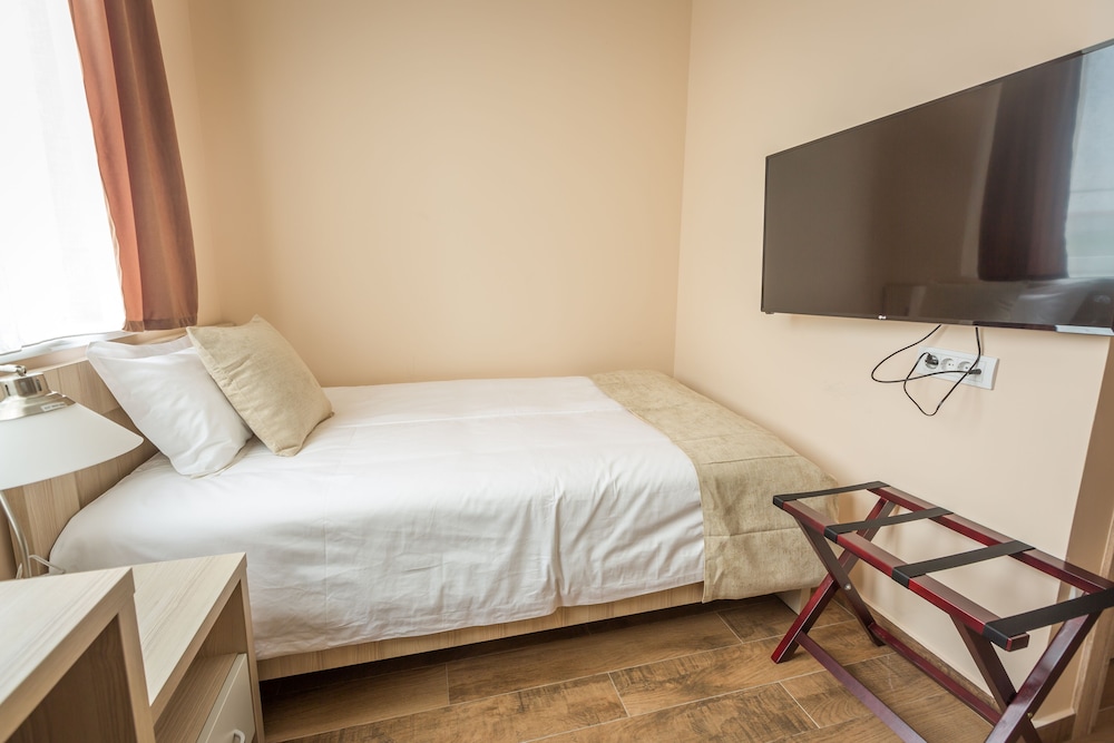 

Milano - Surčin - Hotel Mar Garni