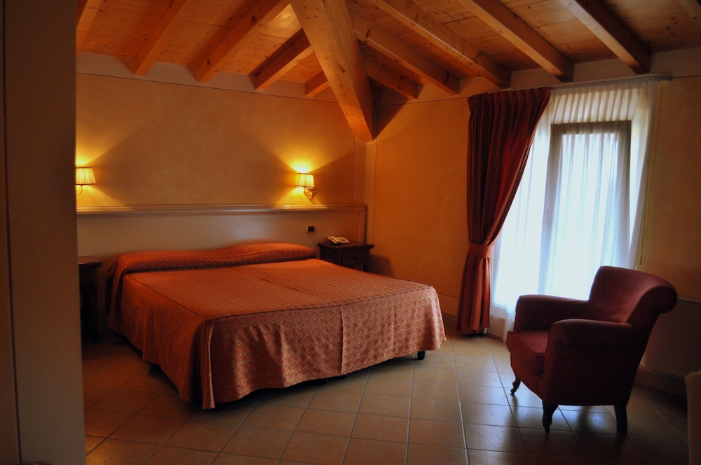 

Milano - Lago di Garda, Laghi Italia - Hotel La Corte