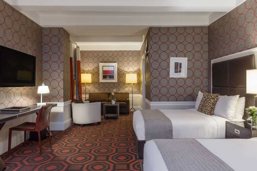 

Catania - Long Island City - Empire Hotel