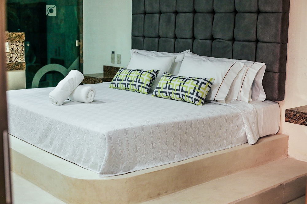 

Catania - Xcaret - Casa Kaoba Hotel & Suites