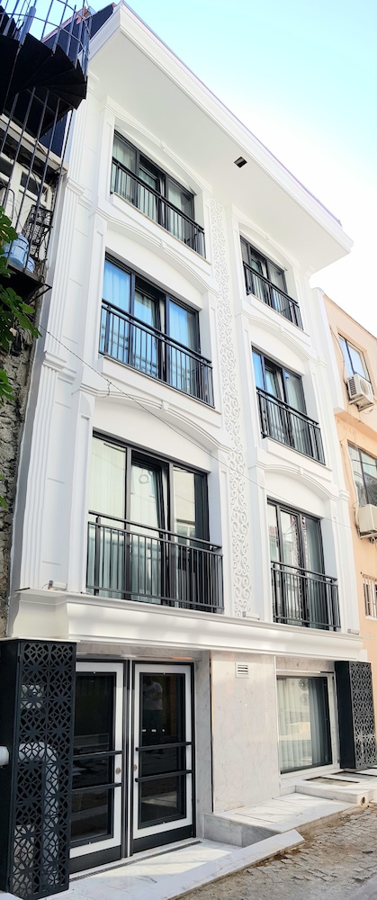 

Brindisi - Istanbul - Basilissis Hotel