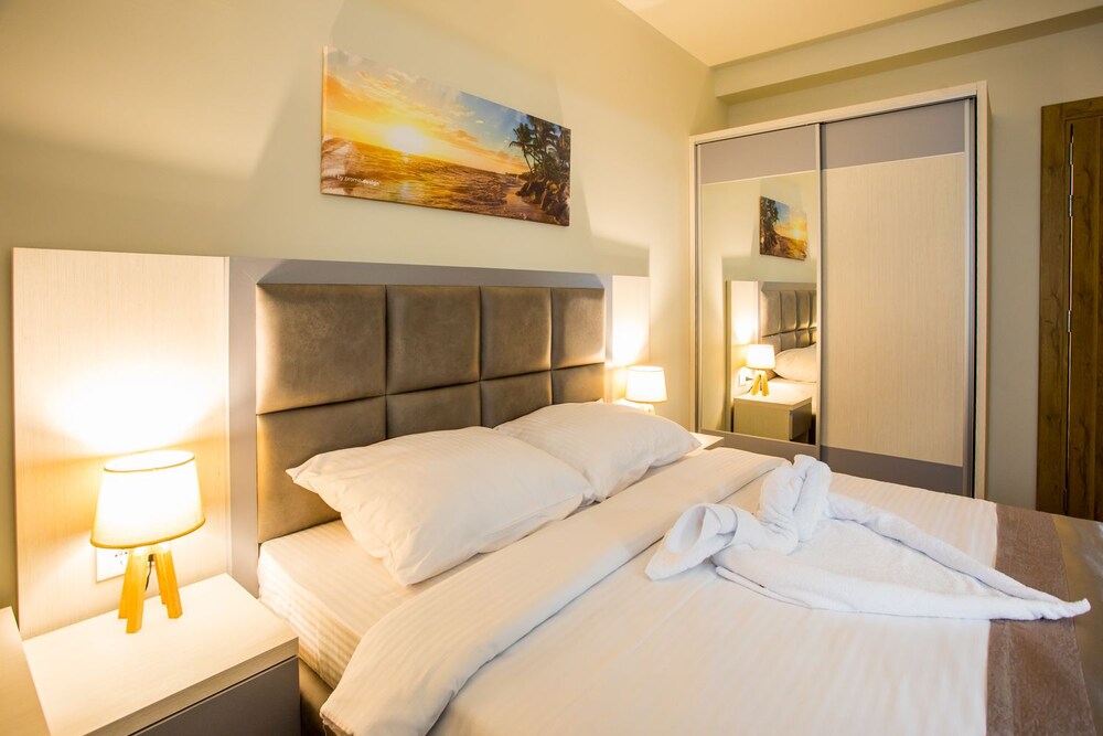 

Milano - Luštica - Hotel Olimpija plus