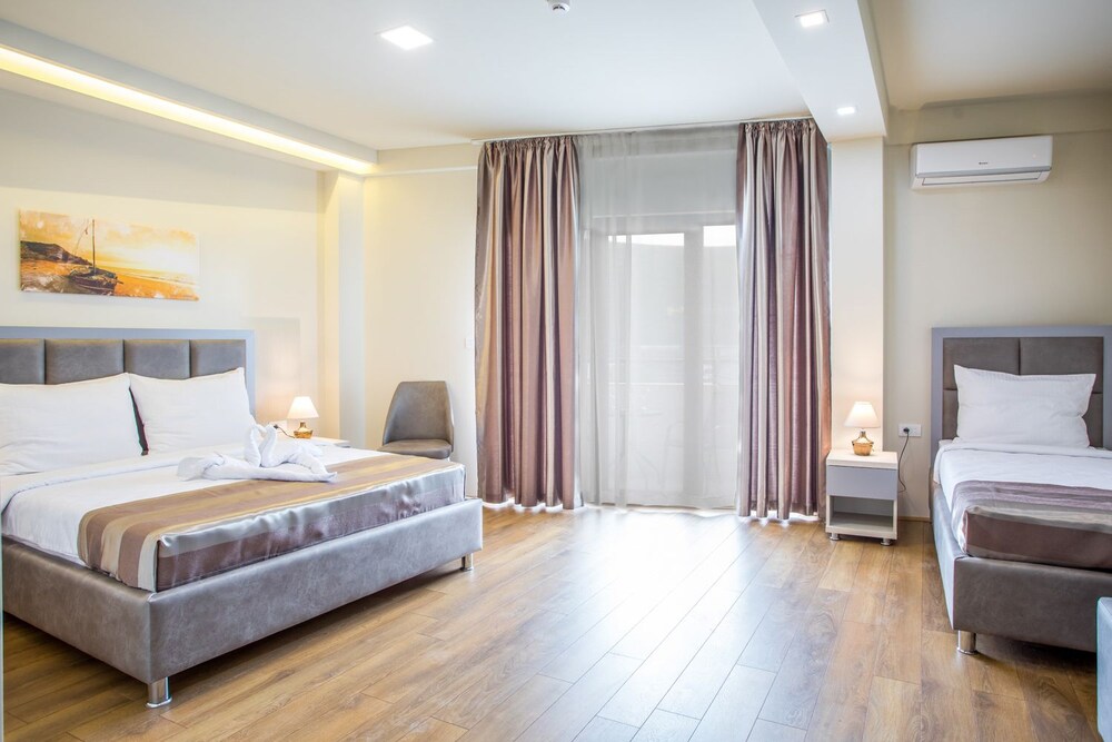 

Milano - Luštica - Hotel Olimpija plus