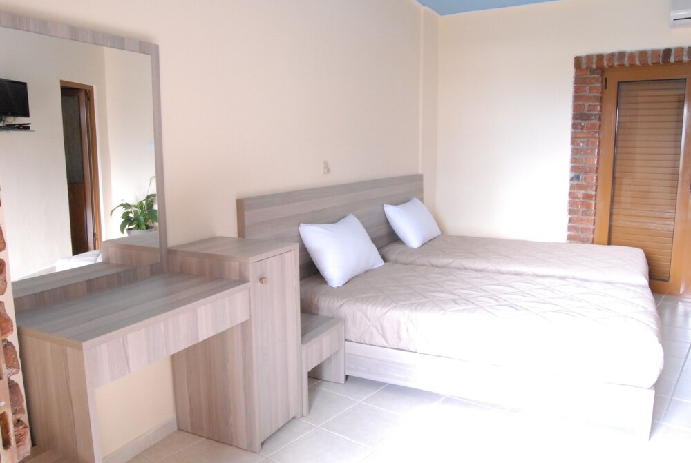 

Milano - Ksamil - Hotel Livia
