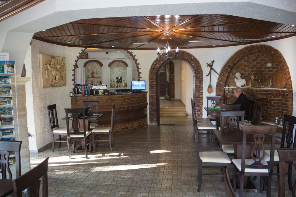

Milano - Ksamil - Hotel Livia