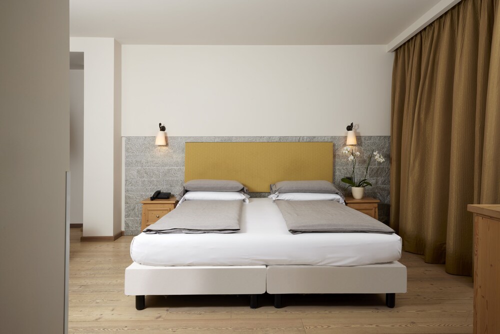 

Napoli - Bormio - Hotel Rezia