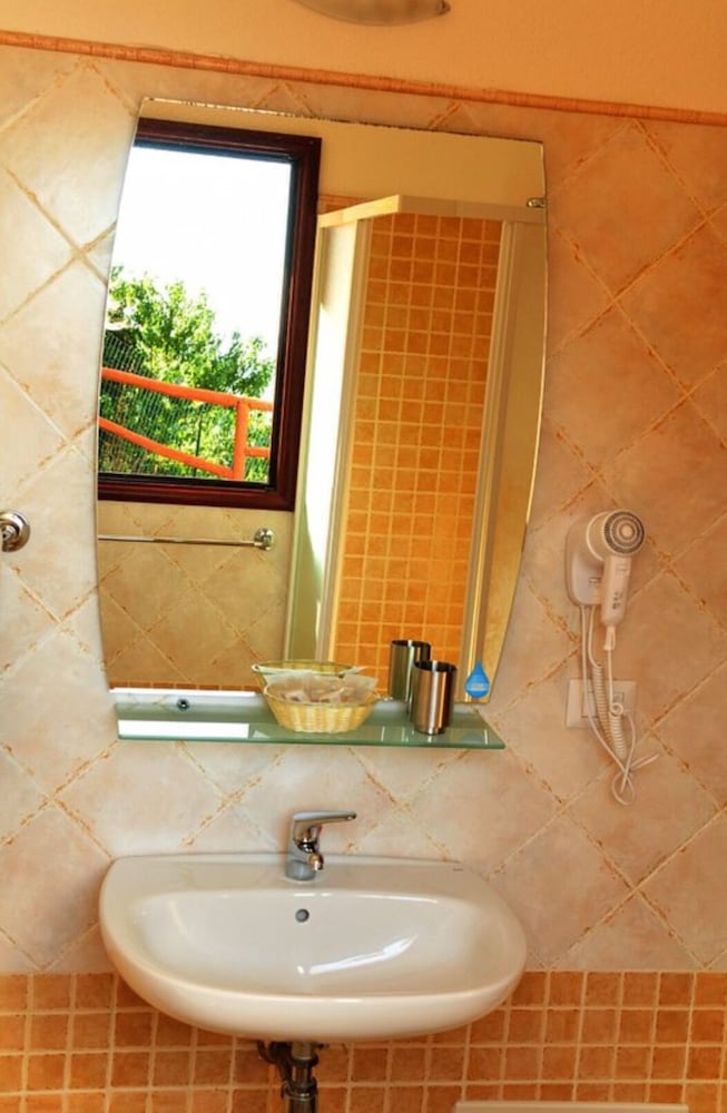 

Bologna - Tanaunella - Hotel Castello Budoni