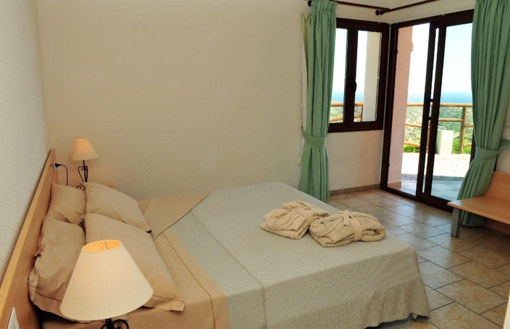 

Bologna - Tanaunella - Hotel Castello Budoni