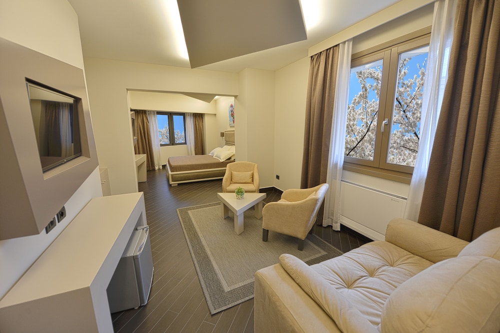 

Milano - Shkodër - Petit Hotel Elita