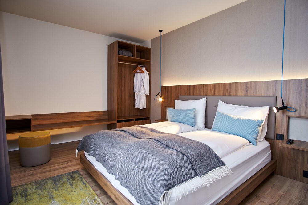 

Milano - Gardur - Hotel Berg by Keflavik Airport