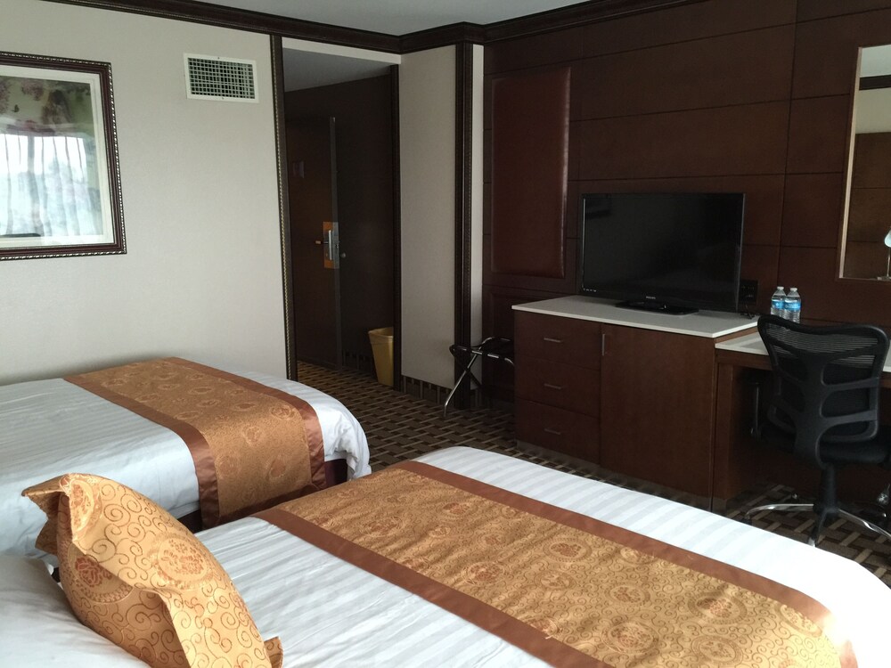

Napoli - Los Angeles (CA) - LA Crystal Hotel -Los Angeles-Long Beach Area