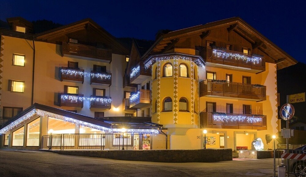 

Napoli - Ossana - Gaia Residence Hotel