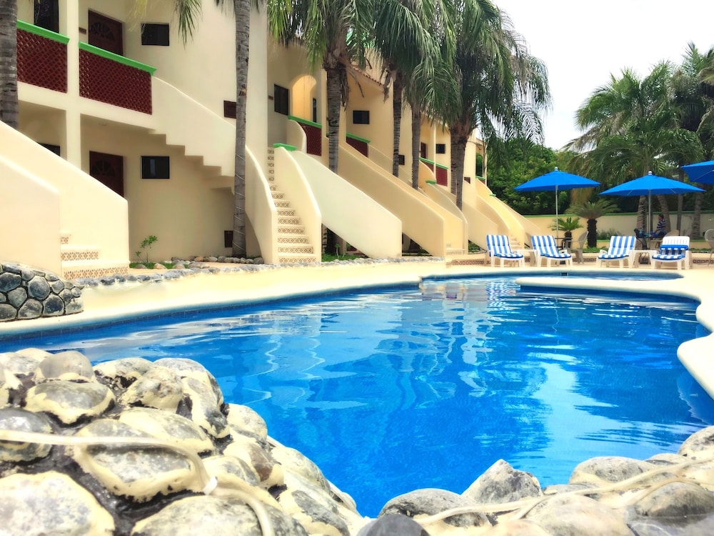 

Roma - Cancun - Villas Coco Resort - All Suites