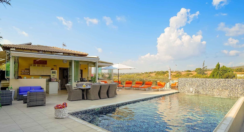 Bari - Kouklia - Stunning 3 bedroom villa 'JZ02' with private pool, beautiful interiors, communal pool and resort facilities, Zephyros Village, Aphrodite Hills