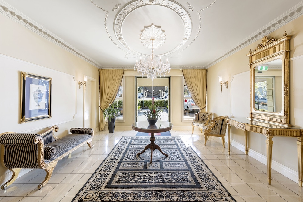 

Milano - Melbourne - Canterbury International Hotel