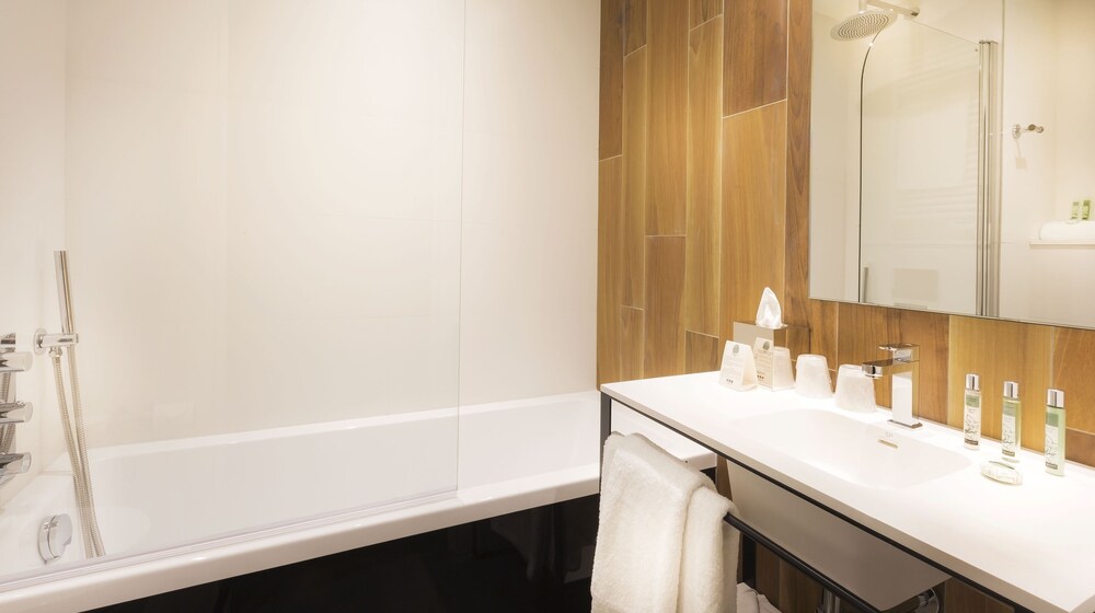 

Torino - Versailles - Hotel Acanthe - Boulogne Billancourt