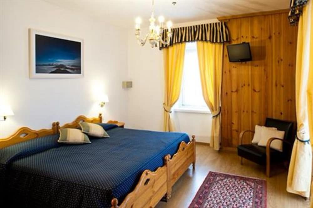 

Catania - Cortina d'Ampezzo - Hotel Aquila
