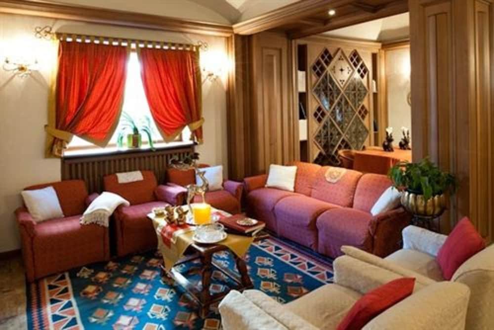 

Bari - Cortina d'Ampezzo - Hotel Aquila